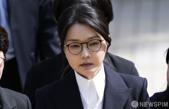 김건희 구속되면 尹 보다 작은 독방...남부구치소는 최서원·정경심 등 머무른곳
