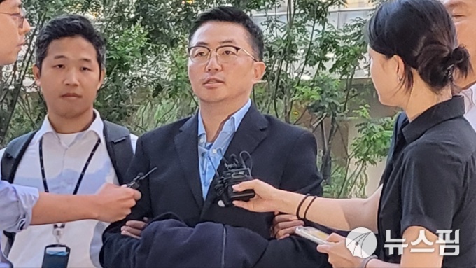 '김건희 집사' 김예성 "무고하고 떳떳하다"…민중기 특검 사무실 출석