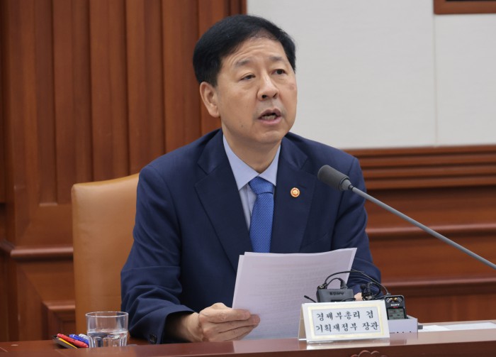 구윤철 부총리 "기재부가 혁신의 선구자 돼야…AI 적극 사용"