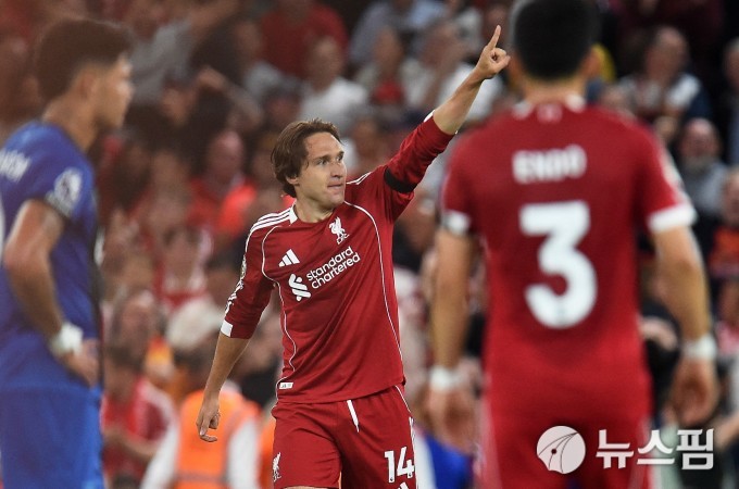 [EPL] 조타 추모와 함께 개막전 휘슬... 리버풀, 본머스 4-2