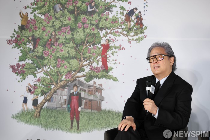 답변하는 박찬욱 감독