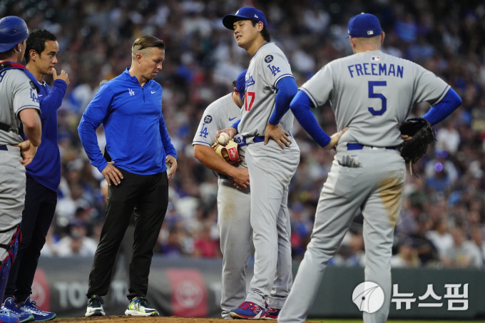[MLB] 오타니, 쿠어스필드서 투수 복귀 후 최악 투구…다저스 3-8 패배