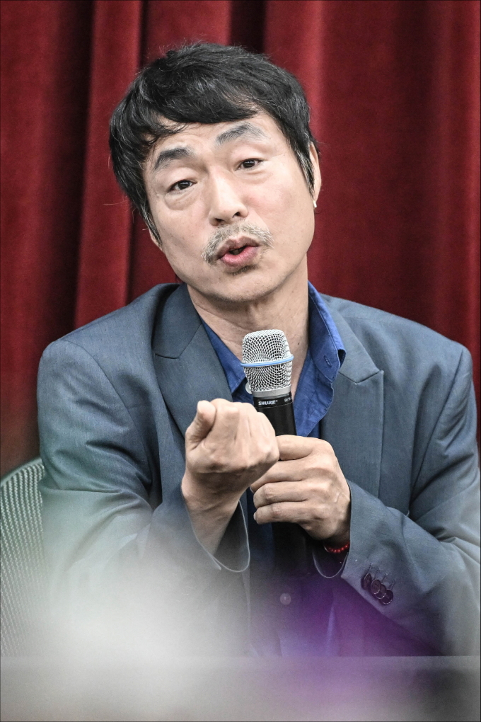 '퉁소소리'의 귀환…고선웅 연출 "전쟁 휘말린 가족 서사가 매력"