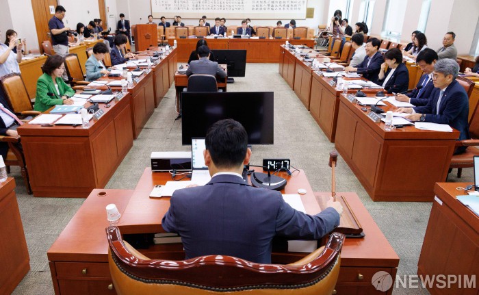 "3대 특검 연장, 122억 추가 소요" vs "尹 내란 손해가 더 커"
