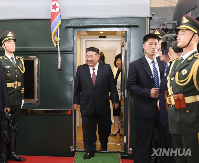 北매체 "김정은 베이징 도착"… 왕이 中 외교부장 등 영접