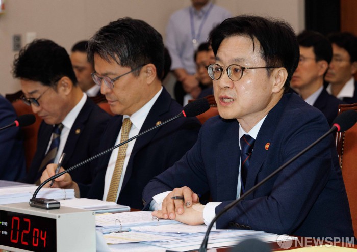 질의 답변나선 김정관 산업부 장관