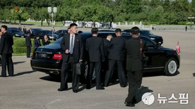 [단독] '美특수부대 동해안 침투' NYT 보도에 놀랐나...김정은 경호 대폭 강화