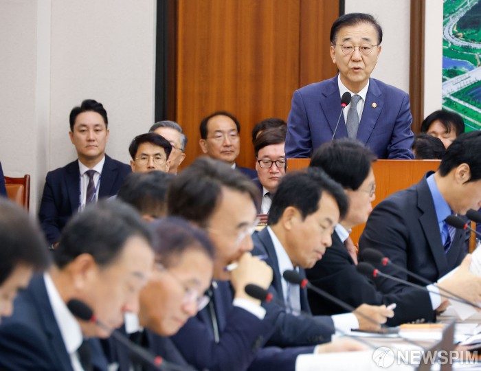 국감서 발언나선 김윤덕 국토교통부 장관