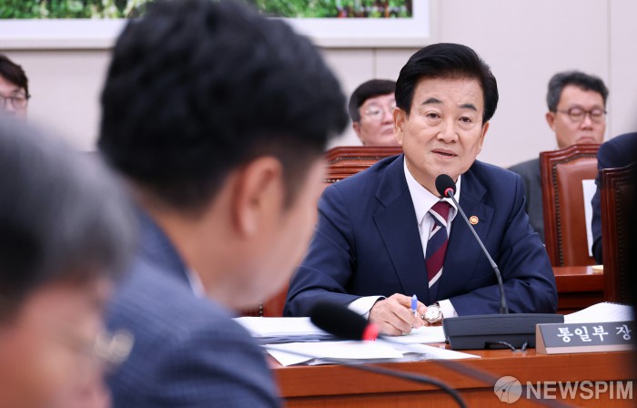 [2025 국감] 정동영 "남북 평화적 두 국가론, 정부 입장으로 확정될 것"