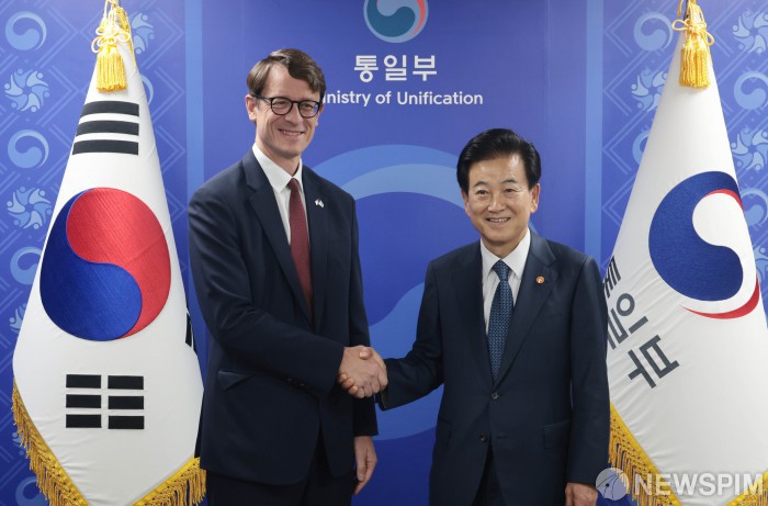 주한프랑스대사 만난 정동영 통일부 장관