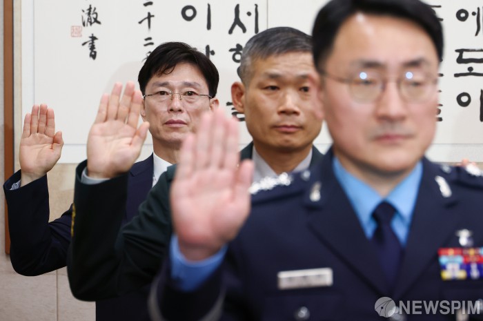 증인선서하는 임성근 전 해병 1사단장