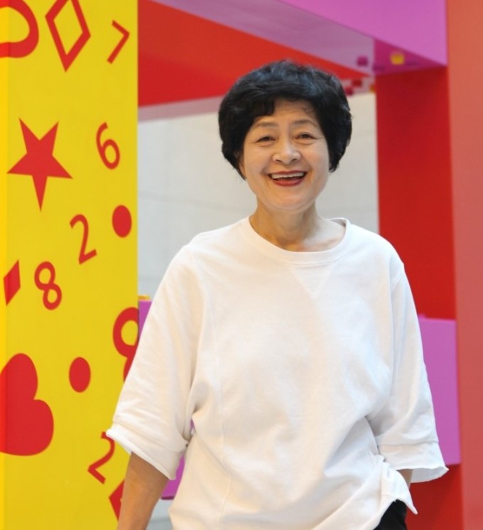폭발하는 색채와 자유로운 붓질의 작가 이명미,이인성미술상 수상