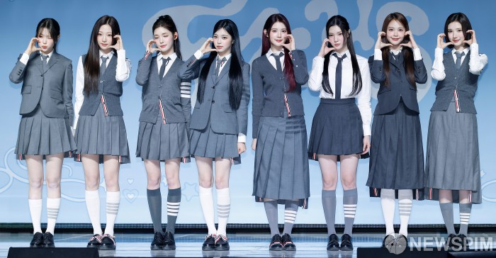 포즈 취하는 하츠투하츠
