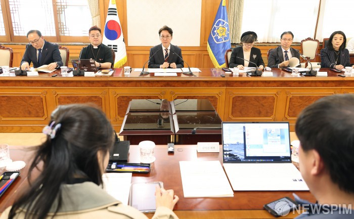 제2차 이태원 참사 추모 위원회 주재하는 김민석 총리