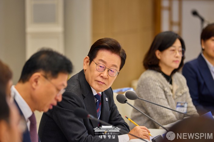 "타당하면 즉시 추진"…李, ADEX 현장 건의 즉각 수용, 방산 혁신 드라이브