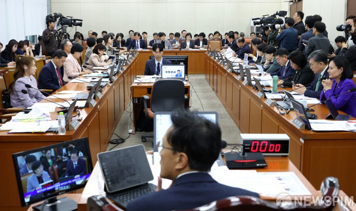 [2025 국감] 지방의료원 35곳 중 29곳 '적자'…임금체납·인력 이탈 심각
