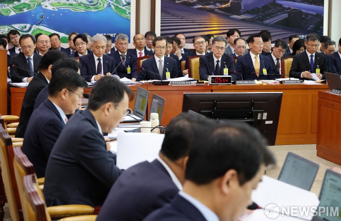 한국부동산원 등 국감 열린 국회 국토위