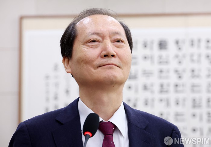 증인선서 거부한 이완규 전 법제처장