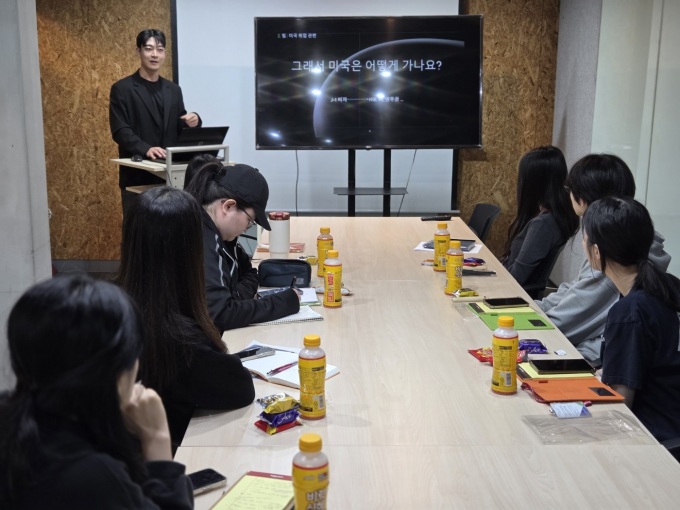 경기도기숙사 '선배와의 대화' 특강…취업 성공 비결 전해