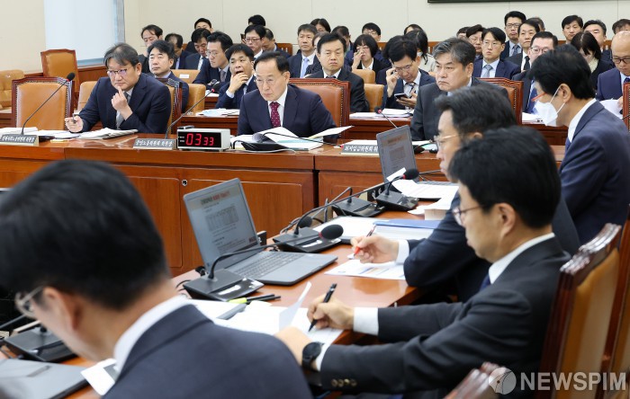 [2025 국감] 임금체불 책임 '회장'에 묻는다…노동부, 임금채권보장법 개정 추진