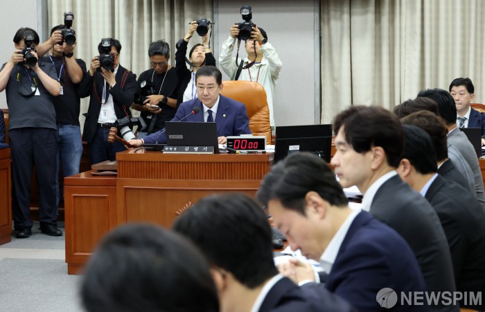 국회 운영위, 김현지 증인 출석 불발...기관증인만 채택