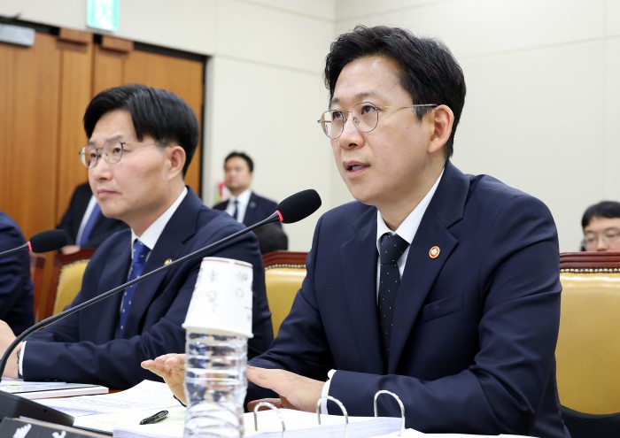 [2025 국감] 배경훈 부총리 "AI 기본법 사실조사권 유예 검토 중"