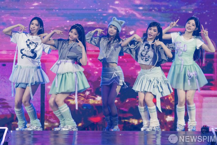 '경험형'으로 진화하는 K굿즈… "굿즈도 세계관 반영"