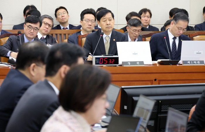 [2025 국감] 美 상무장관 '韓시장 완전 개방' 발언에 구윤철 "전혀 아냐"