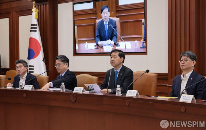 제6차 공급망안정화위원회 주재하는 구윤철 부총리