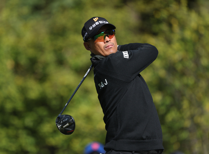 김재호, 데뷔 18년 만에 KPGA 첫승..."부친 롯데 김용희 2군감독에 감사"