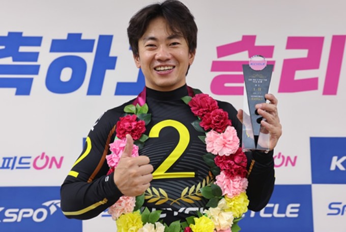 정종진, '경륜 황제' 부활…광명 대상경륜 우승