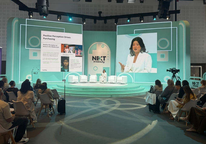 미국 다음은 중동? 사막에서도 꽃 피운 K뷰티...랜딩인터내셔널 정새라 대표, 두바이서 열린 뷰티 콘퍼런스에서 강연