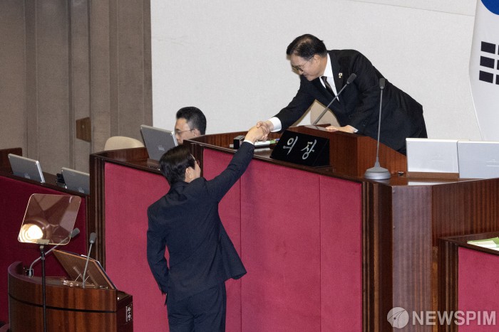 李대통령, 국회의장·與 지도부에 "차이 넘어 국민 위해 힘 모아달라"