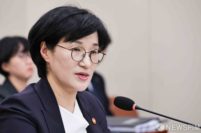 [2025 국감] 원민경 "'불법인 사람'은 없어…불법체류자도 성폭력 피해 지원"