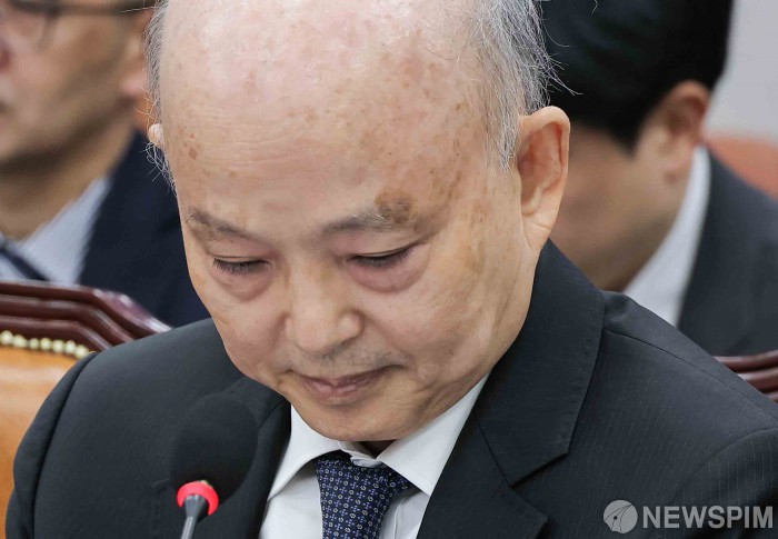 고개숙인 안창호 국가인권위원장