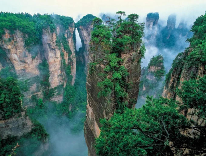 실물 관광의 황제 장가계, 주식은 휴지조각 위기