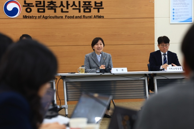 송미령 장관 "단감·딸기·복숭아까지 수출 확대"…검역 협상 '총력'