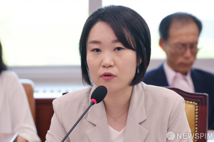 與 이소영, 내년 예산 5대 증액 방향 제시…"국민 안전·저출생 대응 강화"