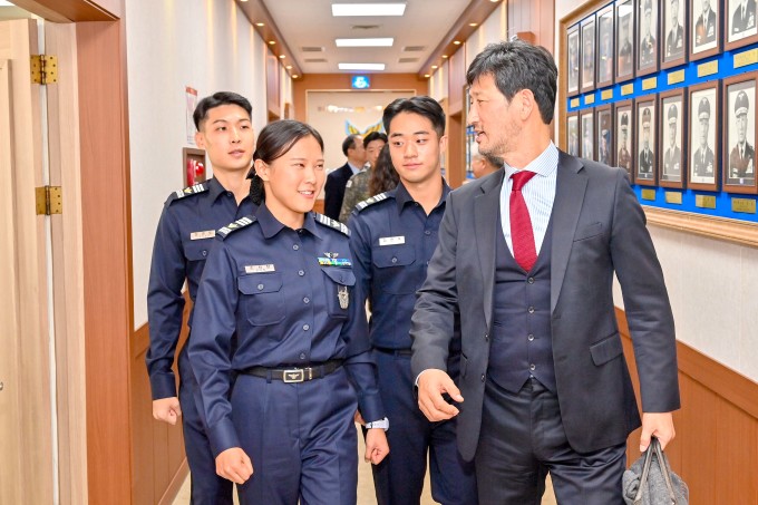 국방부, 사관학교 교육개혁 본격화…민관군 합동위, 공군사관학교 현장 점검