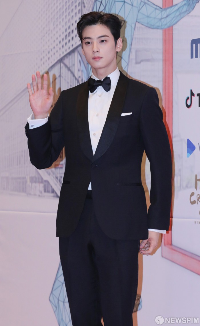 차은우 앨범 발매 'ARS 이벤트' 피해…소속사 사과