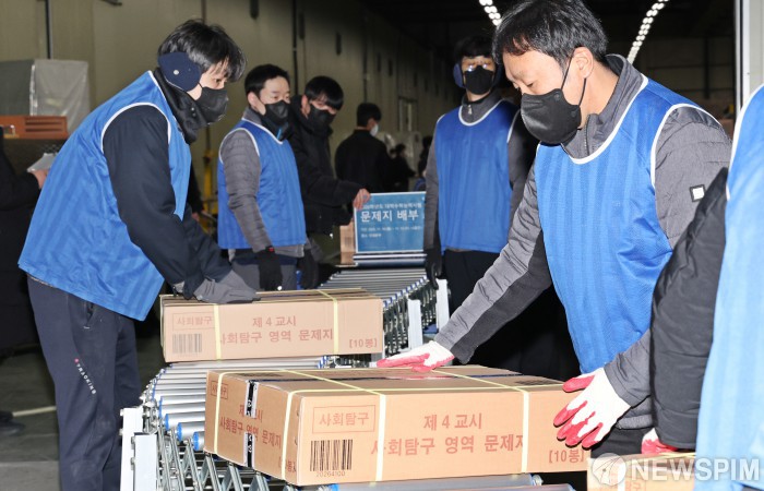 【组图】韩国高考将于13日举行 考题试卷分发至各考场