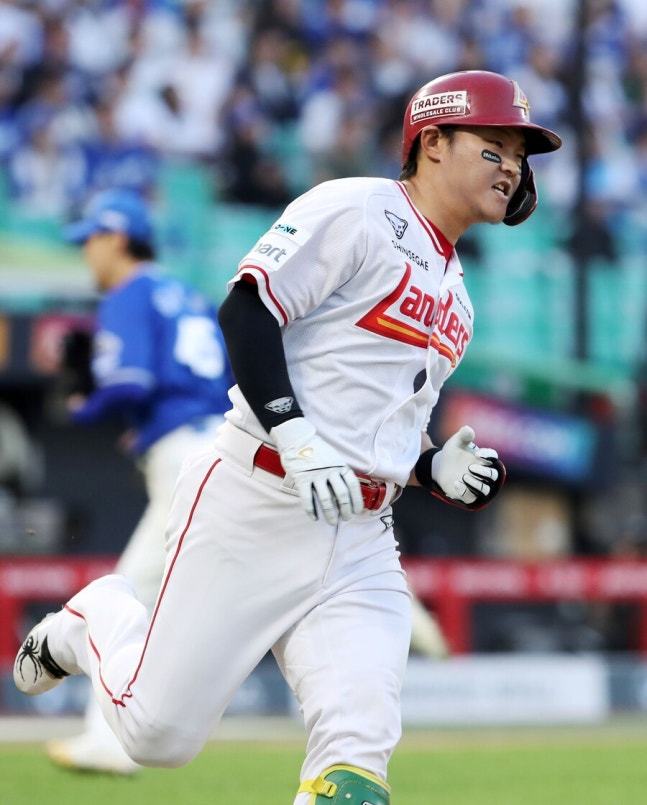 [프로야구] SSG 김찬형, 트레이드 4년 만에 현역 은퇴