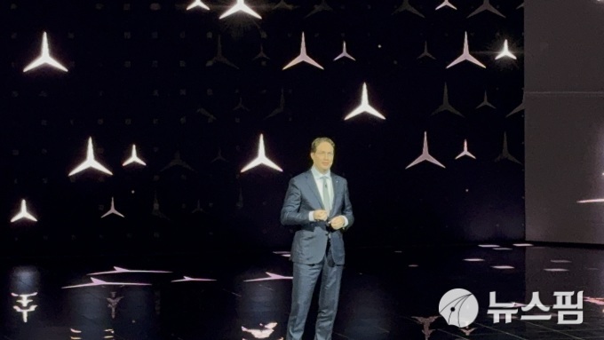 칼레니우스 벤츠 회장 "한국은 핵심 시장"…삼성·LG와 도약 준비했다