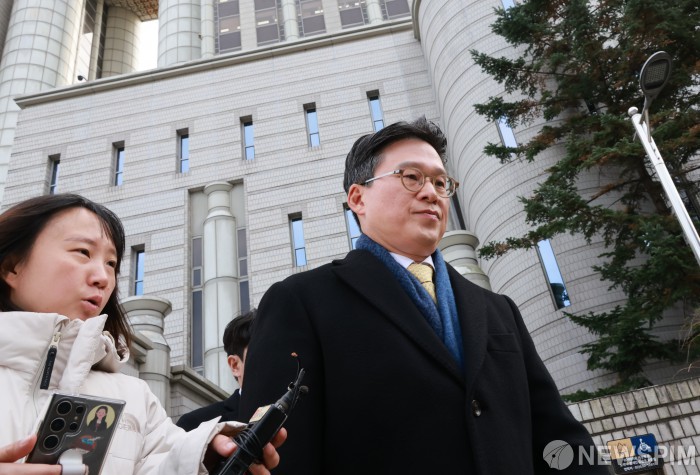 '수사 지연' 김선규 전 공수처 부장검사 구속 심사