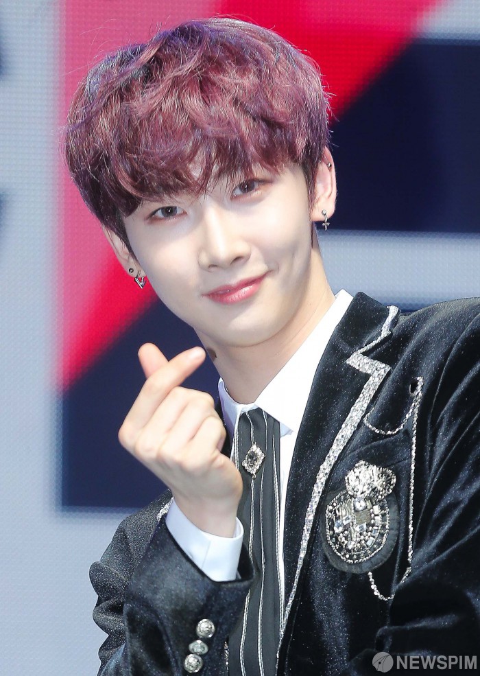 '활동 중단' 베리베리 호영, 복귀 없이 군입대… 사회복무 대체