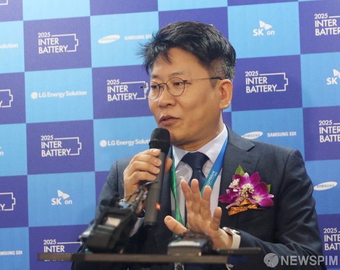 'LFP 국산화 선언' LG엔솔, ESS 2차전서 "삼성에 설욕"