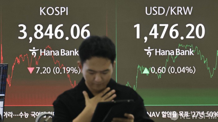 달러 수요 폭증에 원화 흔들…외환당국·국민연금 4자 협의체 가동