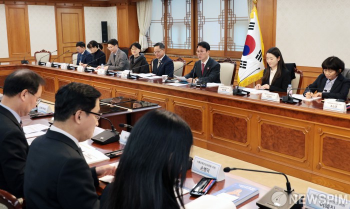 김민석 총리 "아동수당 지급연령 13세 미만까지 점진 확대"