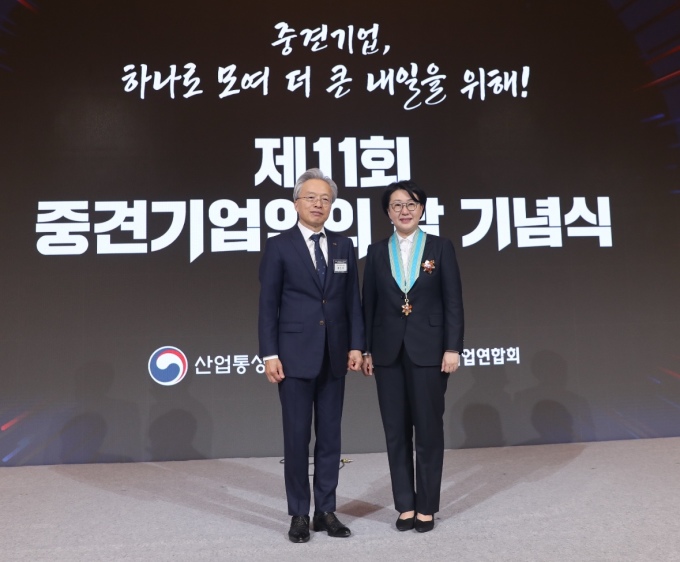 신성이엔지 이지선 대표, 은탑산업훈장 수훈