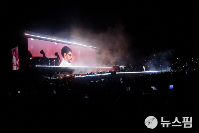 티켓 조건 뒤늦게 변경… K팝 콘서트 본인확인 관행 논란 재점화